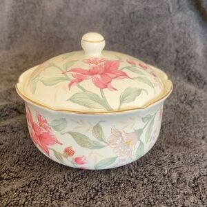 Otagiri PrimaFloral Ceramic Lidded Bowl